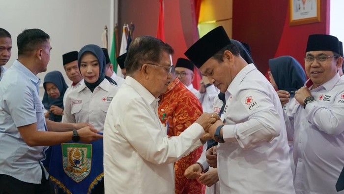 Ketua Umum PMI Jusuf Kalla resmi melantik Dewan Kehormatan dan Pengurus PMI Provinsi Bengkulu
