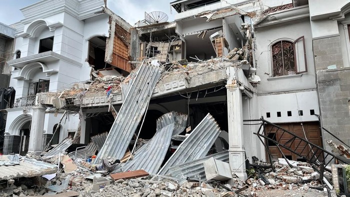Kondisi terkini rumah yang menjadi sumber ledakan.