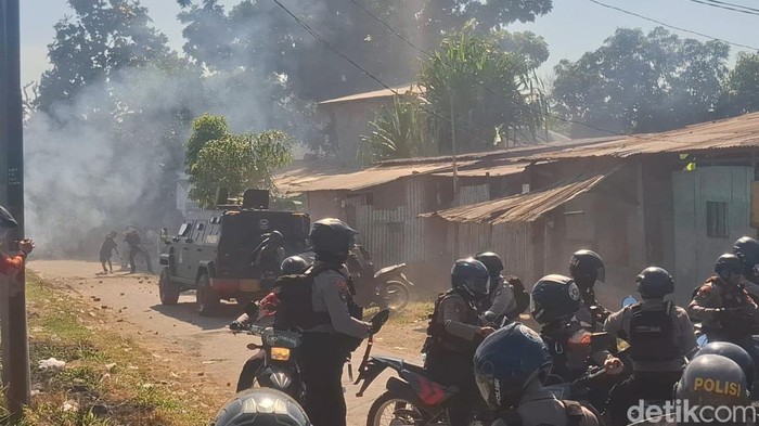 Konstatering atau pengukuran lahan sengketa di Komplek Aditarina, Kota Makassar, Sulawesi Selatan (Sulsel) sempat diwarnai kericuhan.