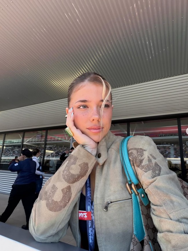 Sejumlah laporan menyebutkan bahwa Ferran Torres baru saja putus cinta hanya beberapa hari sebelum pertandingan perempat final Piala Dunia 2026. Penyerang tersebut dikabarkan berpisah dari seorang influencer dan fashion stylist, Martina Hunter, sebelum laga Spanyol melawan Belgia. Foto: Dok. Instagram