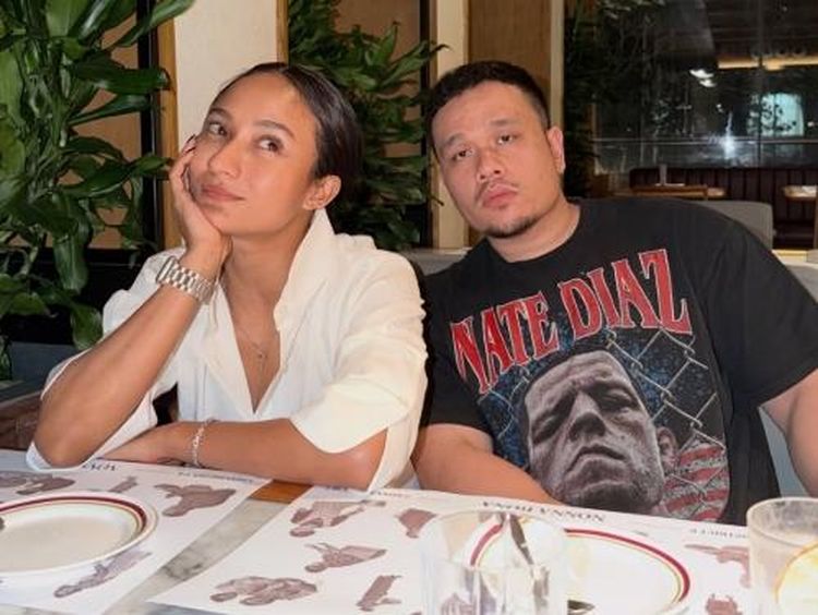 So Sweet! Naomi Zaskia Makan Malam Romantis Bareng Tunangannya