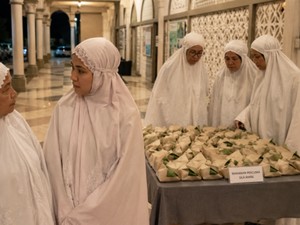 Nasi Lemak untuk Sumbangan Masjid Dikritik, Disebut Tak Cocok buat Malam