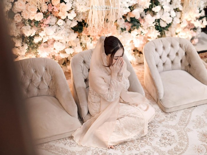Nathalie Holscher gelar pengajian jelang nikah.