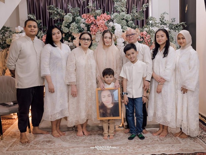 Nathalie Holscher gelar pengajian jelang nikah.