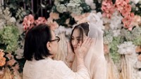 Nathalie Holscher sebelumnya sudah menggelar pengajian jelang menikah. (Foto: Instagram @nathalieholscher)