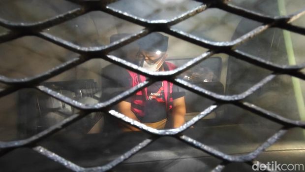 Penahanan BAP, seorang ASN Pemkab Bogor yang diduga terlibat  dugaan korupsi proyek pembangunan RSUD Bogor Utara