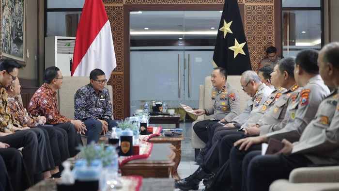 Pertemuan Polda Jatim dengan BKKBN dalam rangka sinergi program penguatan keluarga dan penurunan stunting.