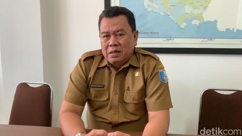 Penjabat (Pj) Sekretaris Daerah (Sekda) Lombok Barat, Ahmad Saikhu, Selasa (21/7/2026). (Foto : M. Zahiruddin/detikBali)