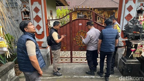 Polisi melakukan pemeriksaan awal lokasi dugaan pencurian sertifikat tanah di Desa Takmung, Kecamatan Banjarangkan,  Klungkung, Bali, Selasa (21/7/2026).