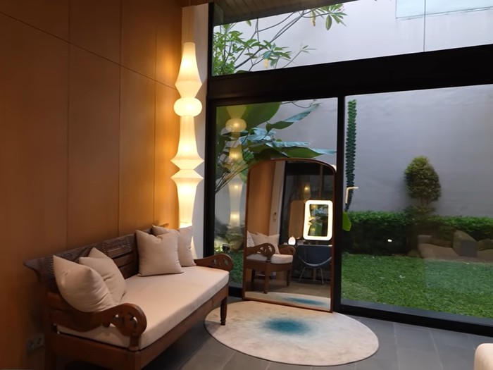 Rumah Pevita Pearce Rumah Pevita Pearce