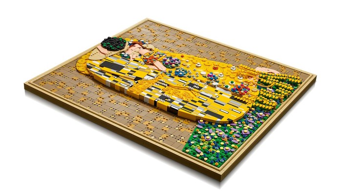 Tampilan Lukisan Ikonik The Kiss Gustav Klimt Jadi LEGO