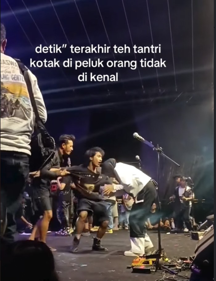 Tantri Kotak dipeluk orang tak dikenal usai konser