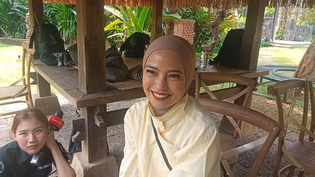 Peluk Tantri Kotak di Panggung, Pria Diduga Mabuk Cengar-cengir Ngaku Fans