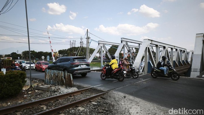 TKP laka maut motor vs kereta api di Kokrosono Semarang. 
Foto diambil Selasa (21/7/2026).