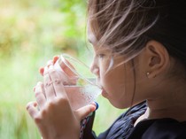 Benarkah Minum Es Bikin Kaget Jantung Anak? Dokter Bilang Gini