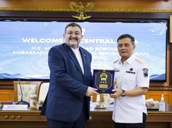 Ahmad Luthfi Sampaikan Pesan Duka dan Perdamaian ke Dubes Iran