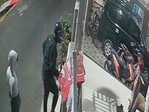 Terekam CCTV, Komplotan Maling Bobol Rumah Kades di Kuningan