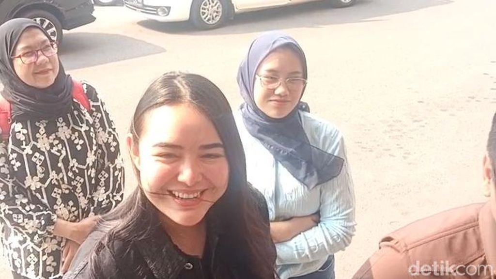 Video: Amanda Manopo Sebut Eks Karyawan Taruh Dupa-Tanah Kuburan di Rumahnya