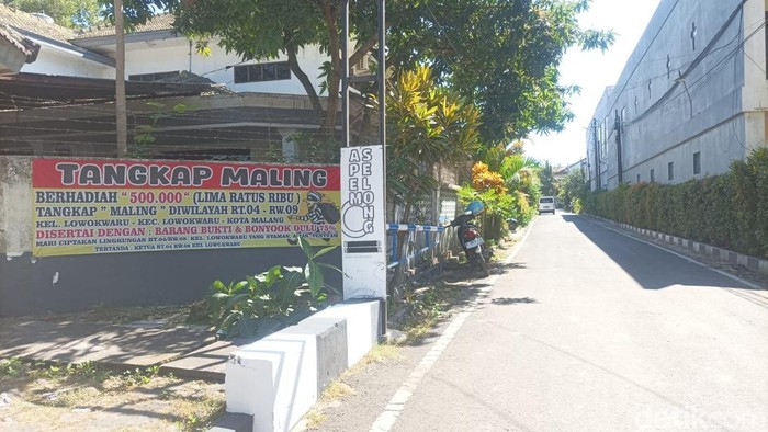 Banner warga Malang buka sayembara tangkap maling berhadian Rp 500 ribu