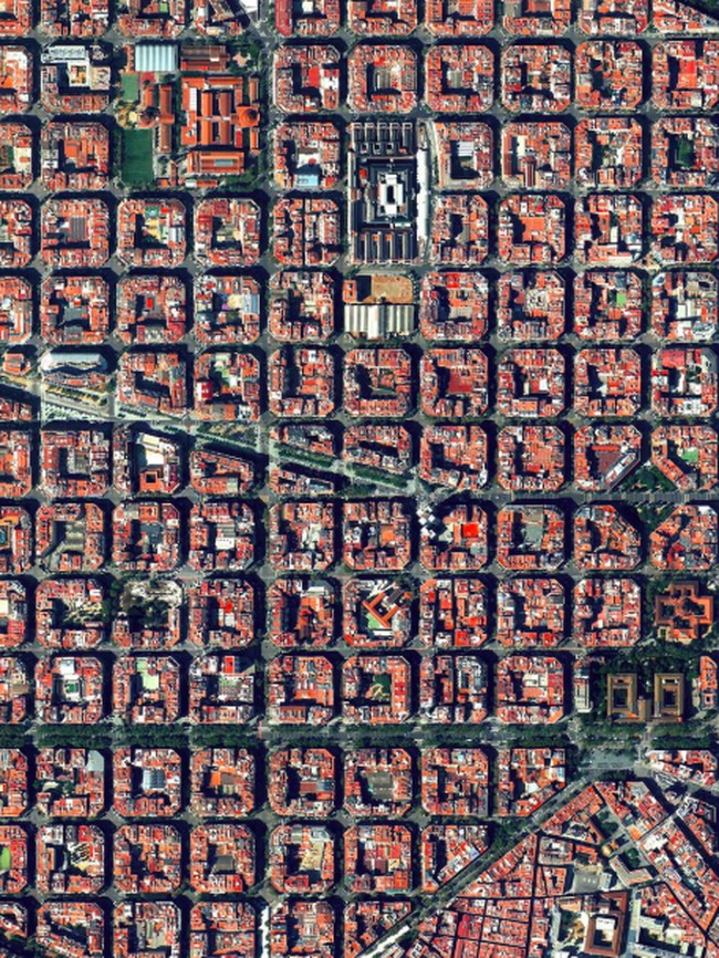 Rahasia Tata Kota Barcelona Kotak-kotak, Ternyata Bukan Kebetulan