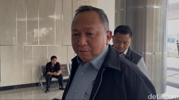 Deputi Bidang Pemantauan dan Pengawasan Badan Gizi Nasional (BGN), Ketut Sumedana, menyambangi Gedung Bundar Jampidsus Kejaksaan Agung (Kejagung)  (Ondang/detikcom)