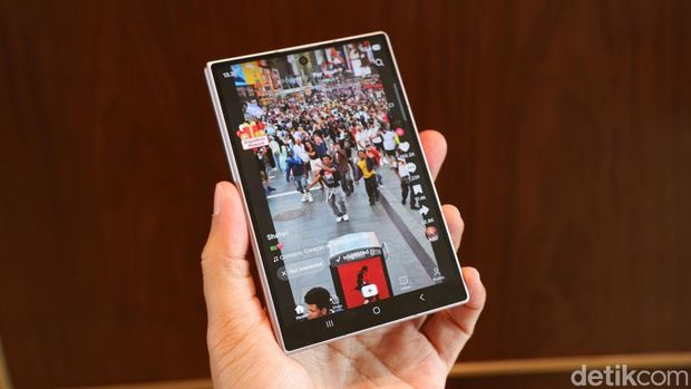 Galaxy Z Fold8 Galaxy Z Fold8