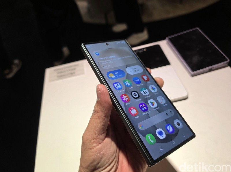 Galaxy Z Fold8 Ultra