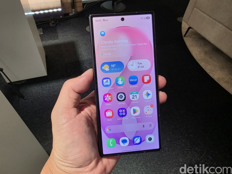 Galaxy Z Fold8 Ultra