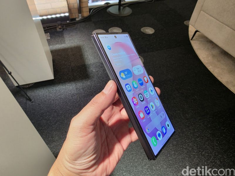 Galaxy Z Fold8 Ultra