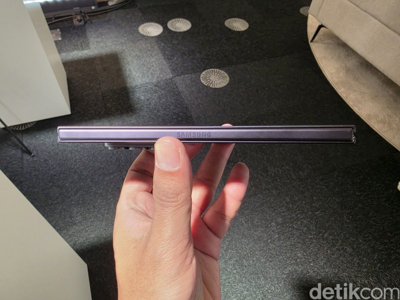 Galaxy Z Fold8 Ultra