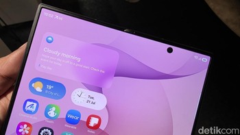 Galaxy AI menghadirkan Now Brief, Now Nudge, Gemini Intelligence, dan Gemini Notebook. Pengguna dapat merangkum dokumen, membuat catatan, mencari informasi, hingga mengelola pekerjaan dengan memanfaatkan layar besar dan Split View. Foto: Fyk/detikinet