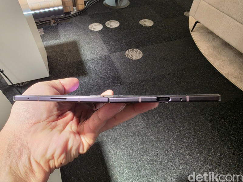 Galaxy Z Fold8 Ultra