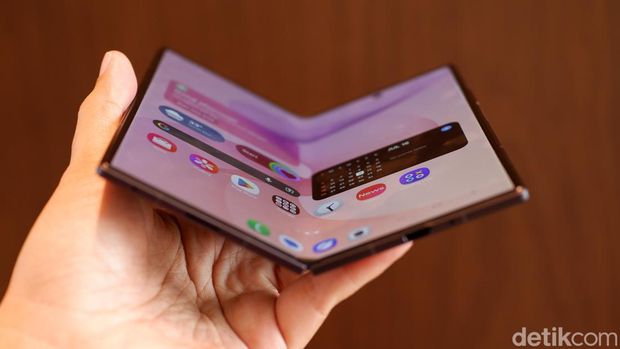 Galaxy Z Fold8 Ultra