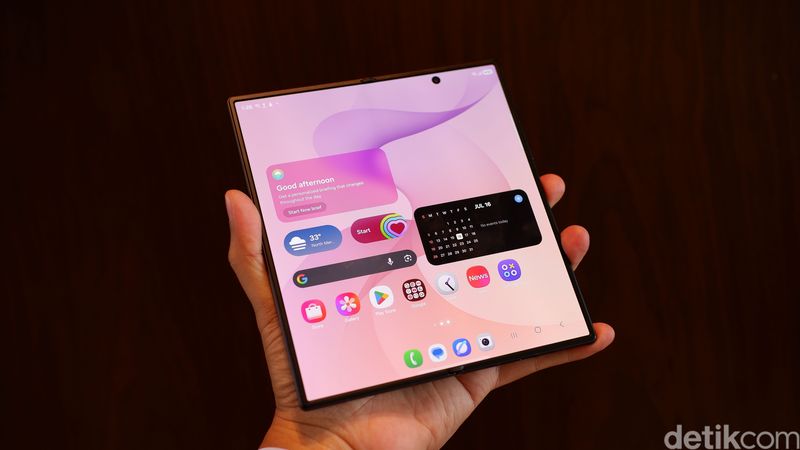 Galaxy Z Fold8 Ultra Galaxy Z Fold8 Ultra