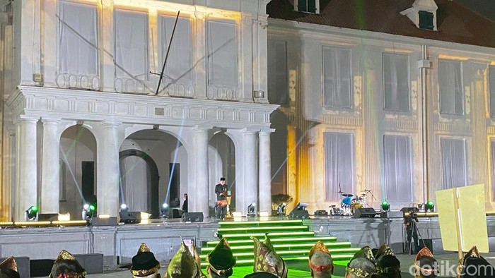 Gubernur Jakarta, Pramono Anung, menghadiri acara pelantikan Dewan Pengurus Cabang (DPC) PKB se-Indonesia di kawasan Kota Tua, Jakarta. (Dwi R/detikcom)