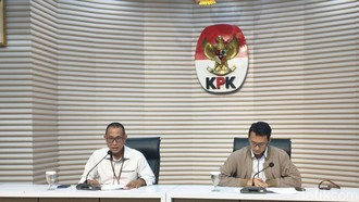 KPK Ungkap Selisih SGD 2 Ribu di Amplop Bupati Kuansing untuk Menhut