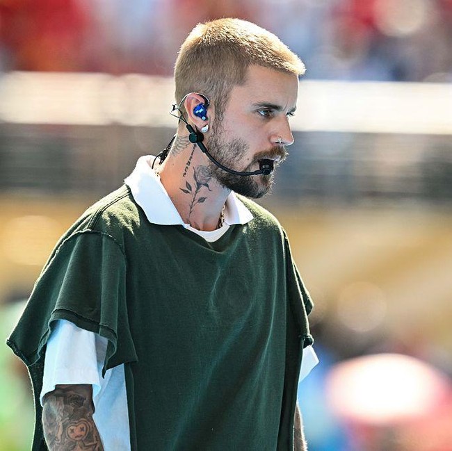 Gaya Simple Justin Bieber Tampil di Piala Dunia 2026, Antingnya Rp 358 Jutaan