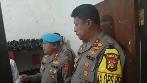 Kapolres Tabanan, AKBP I Putu Bayu Pati, mendampingi Kabid Propam Polda Bali, Kombes I Ketut Agus Kusmayadi, mengecek Gudang Senpi Polres Tabanan, Rabu (22/7/2026). (Dok. Polres Tabanan)