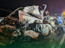 Hiace Remuk Tabrak Bokong Truk, Kecelakaan Maut Tewaskan 3 Orang