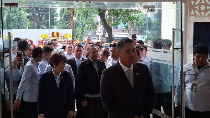 Kepala BGN Sudaryono tiba di Kantor BGN, Jakarta Pusat, usai resmi dilantik.