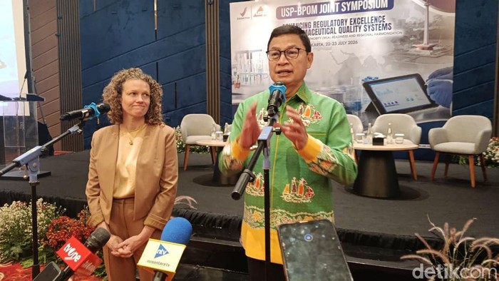 Kepala BPOM Taruna Ikrar