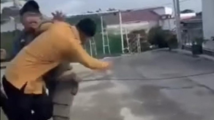Keributan di Kampus Universitas Fort de Kock Bukittinggi karena konflik lahan dengan Pemkot Bukittinggi