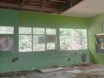 Pilu Siswa SDN Kubangsari Belajar di Bekas Rumah Panggung Nyaris Ambruk