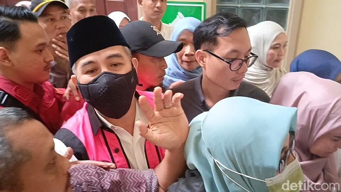Mantan Bupati Pesawaran Dendi Ramadhona setelah menjalani sidang vonis