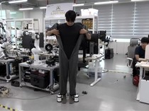 Peneliti Korea Rancang Kostum Robot yang Bisa Terpasang Sendiri