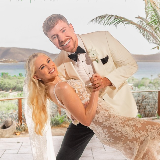 Potret Pernikahan YouTuber MrBeast & Thea Booysen, Romantis di Pulau Pribadi