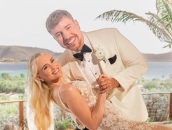 Potret Pernikahan YouTuber MrBeast & Thea Booysen, Romantis di Pulau Pribadi