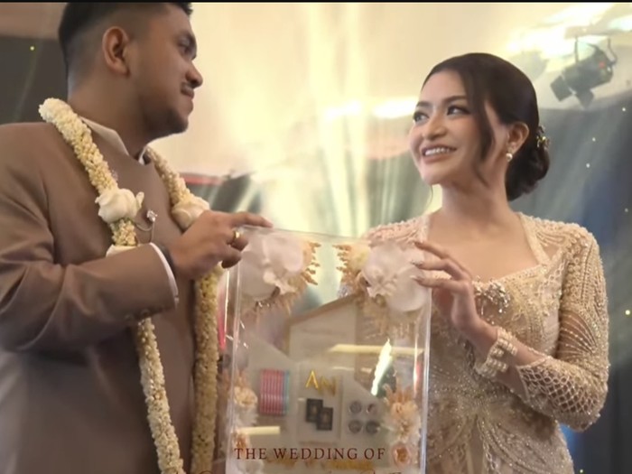 Foto-foto Pernikahan Nathalie Holscher dengan Aripat