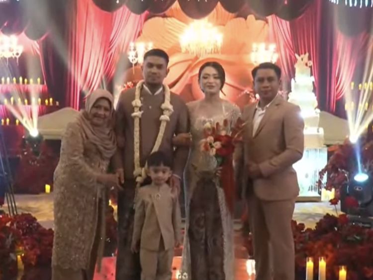 Senyum Adzam di Pernikahan Nathalie Holscher dengan Aripat