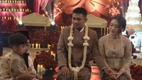 Selamat menikah sekali lagi, Nathalie Holscher dan Aripat! Foto: Channel YouTube Nathalie Holscher